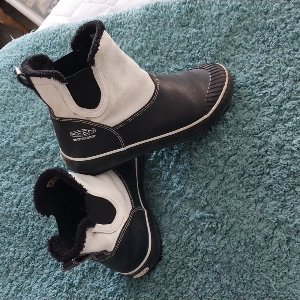 KEEN Ladies' Black and White Waterproof Boots